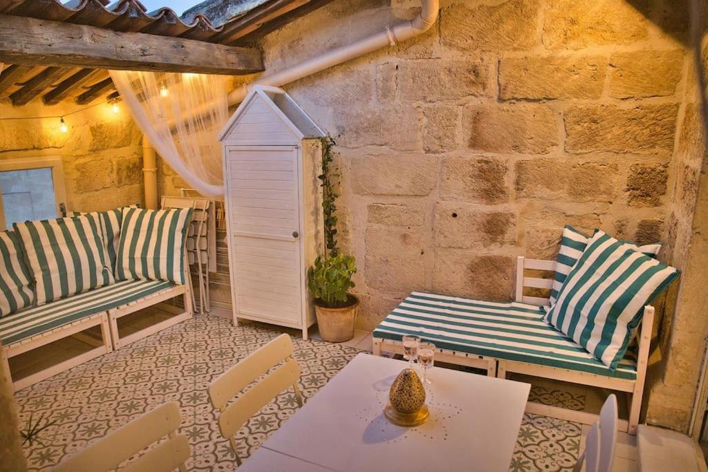 Appartement-Terrasse Centre Historique Uzès Extérieur photo